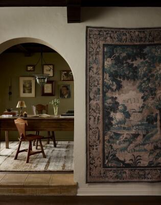 Tepih ne mora biti na podu: Mali trik za proljeće koji prostoru daje dubinu