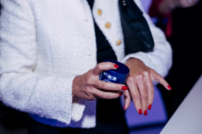 avene-event-anti-aging-academy-dermabsolu-hyaluron-activ-procedure-106-bonjour-ba