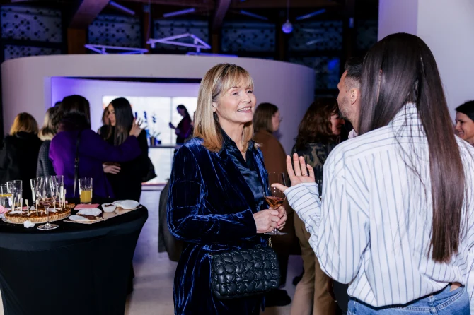 avene-event-anti-aging-academy-dermabsolu-hyaluron-activ-procedure-182-bonjour-ba