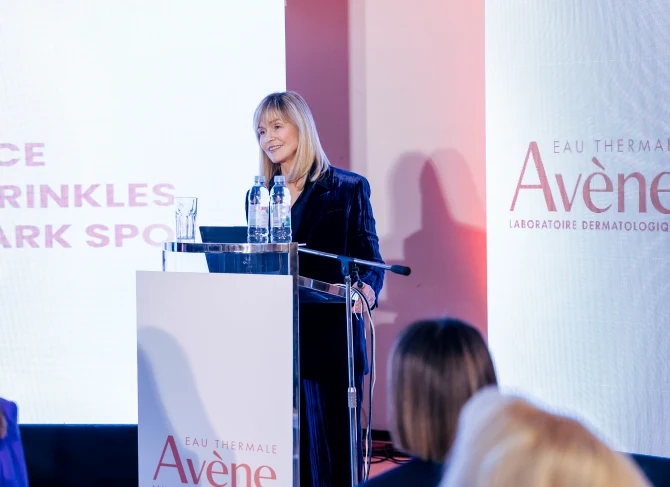 avene-event-anti-aging-academy-dermabsolu-hyaluron-activ-procedure-54-bonjour-ba