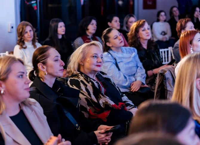 avene-event-anti-aging-academy-dermabsolu-hyaluron-activ-procedure-61-bonjour-ba