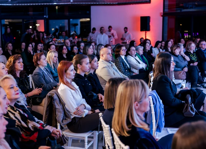 avene-event-anti-aging-academy-dermabsolu-hyaluron-activ-procedure-63-bonjour-ba