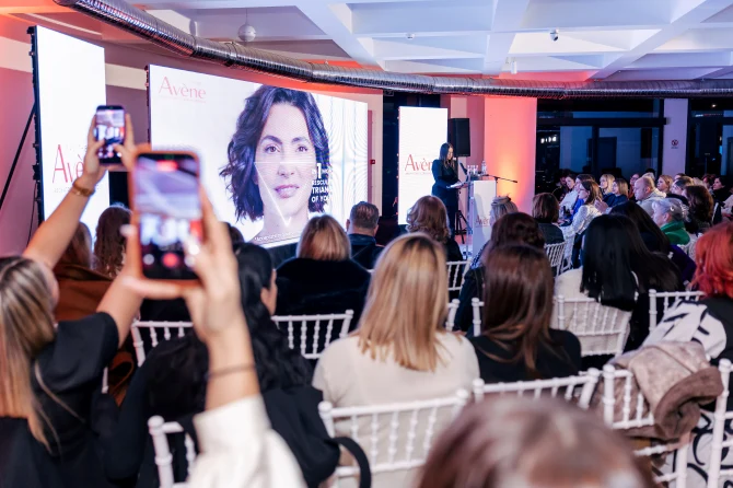 avene-event-anti-aging-academy-dermabsolu-hyaluron-activ-procedure-97-bonjour-ba