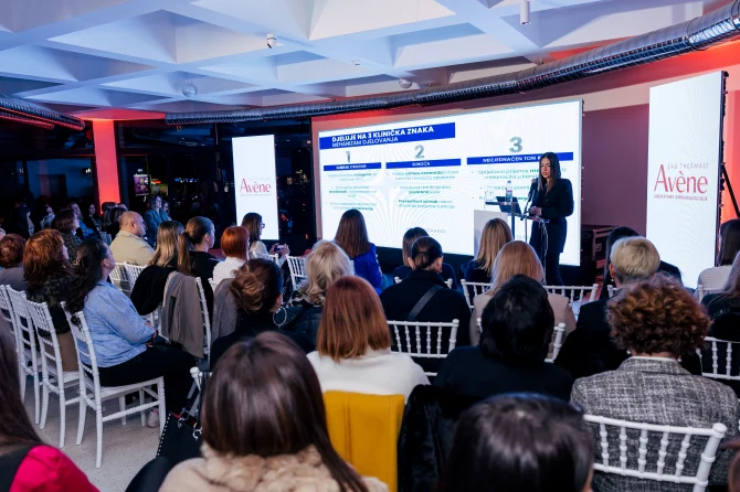 avene-event-anti-aging-academy-dermabsolu-hyaluron-activ-procedure-98-bonjour-ba