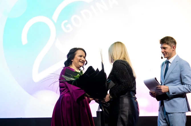 dm-bosna-i-hercegovina-20-godina-7-bonjour-ba