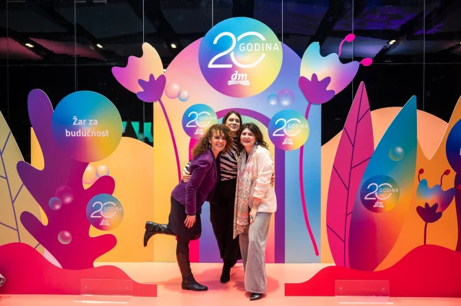 dm-bosna-i-hercegovina-20-godina-9-bonjour-ba