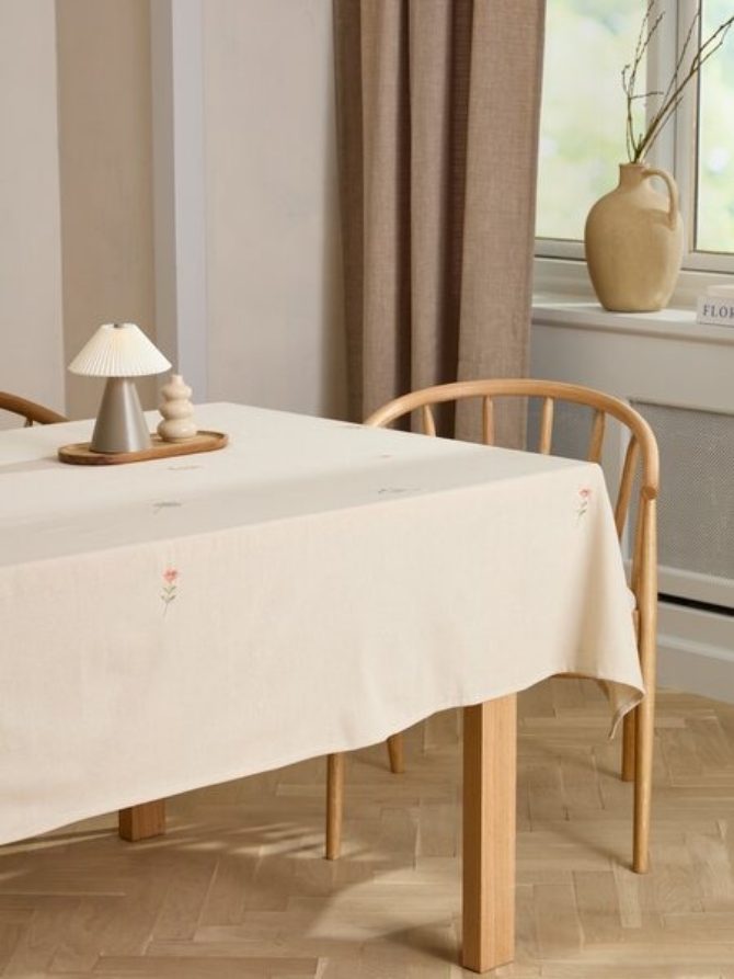 bih_bajram_trpezarija_stol_stoljanci_jysk_bonjour_design_01