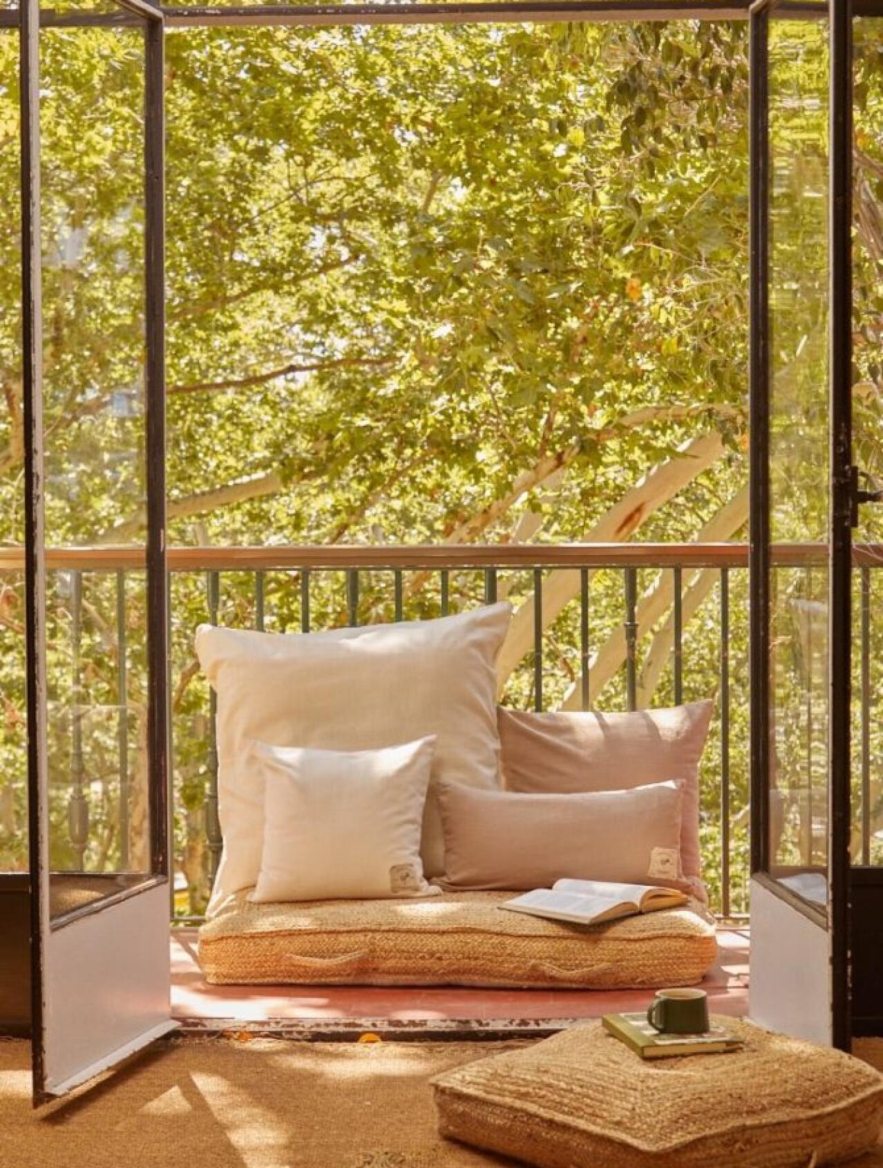 Jedan trik za male balkone: Tabure iz Sinsay-a koji zauzima mnogo manje mjesta