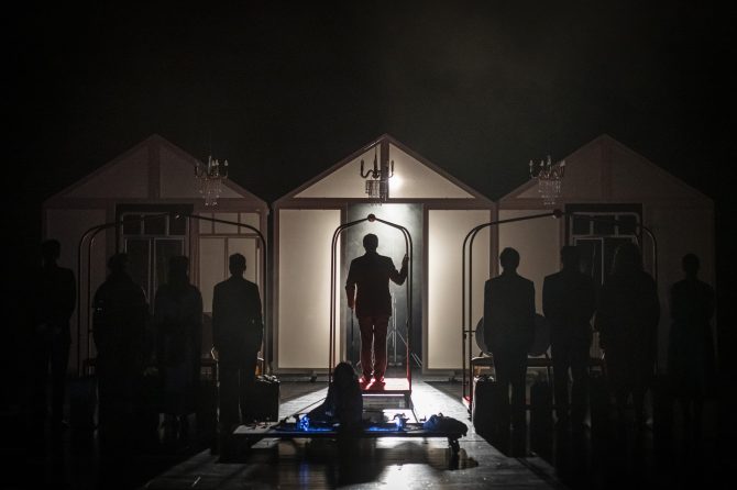 ubistvo_u_orijent_ekspresu_adisa_vatres_kostimi_scena_bonjour_ba_35