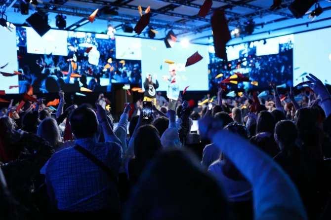 dani-komunikacija-2026-alex-cattoni_3-bonjour-ba