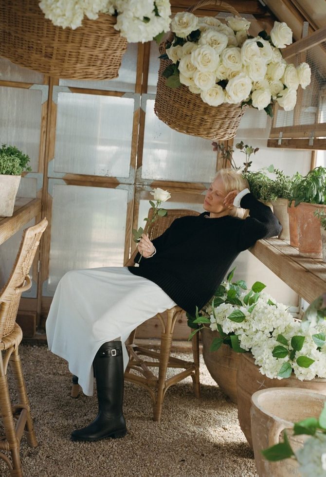 pamela_anderson_bastenski_namjestaj_ratan_bonjour_design_2