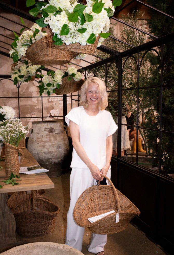 pamela_anderson_bastenski_namjestaj_ratan_bonjour_design_3