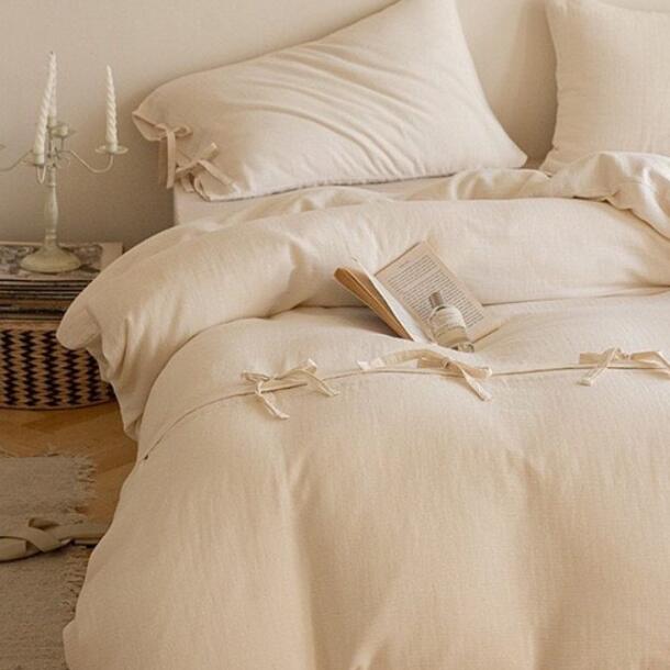 Set iz JYSK-a do danas na sniženju: Posteljina s mašnama kao najnježniji proljetni detalj