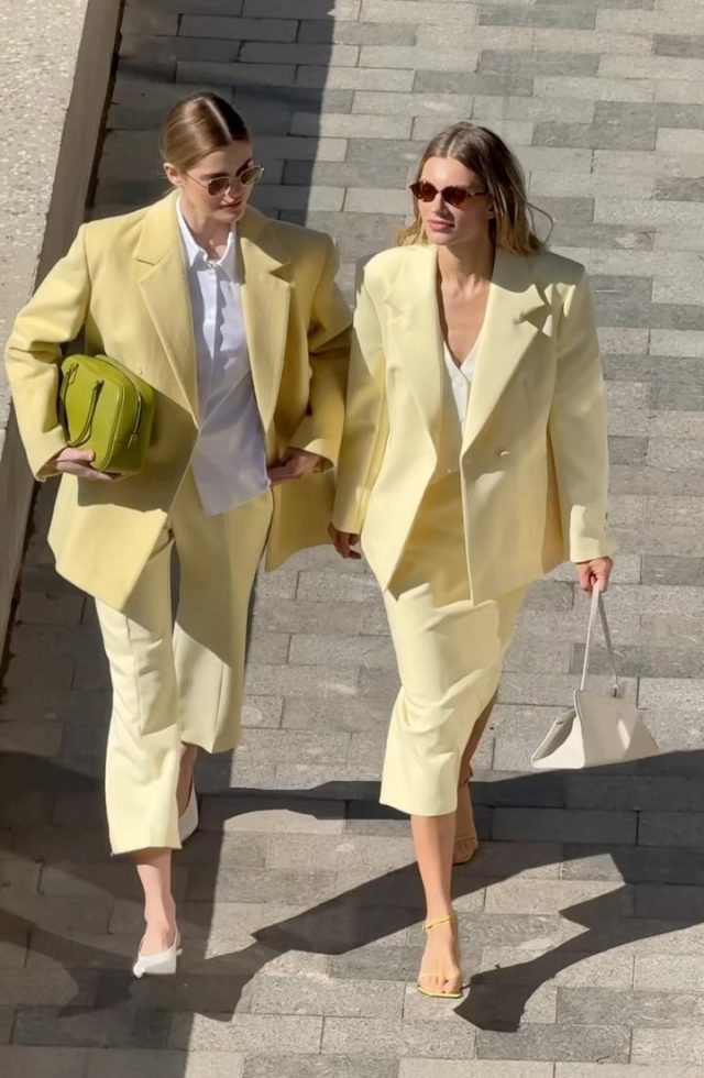 ZARA haljina za posao od 50 KM u puterasto žutoj boji koja razbija crnu rutinu