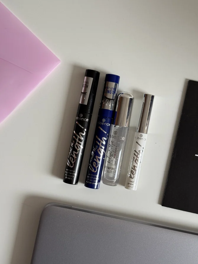 essence-rozi-kofer-16-bonjour-ba