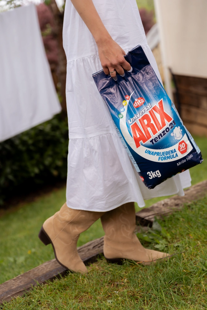back-to-white-arix-merima-ikanovic-41-bonjour-ba