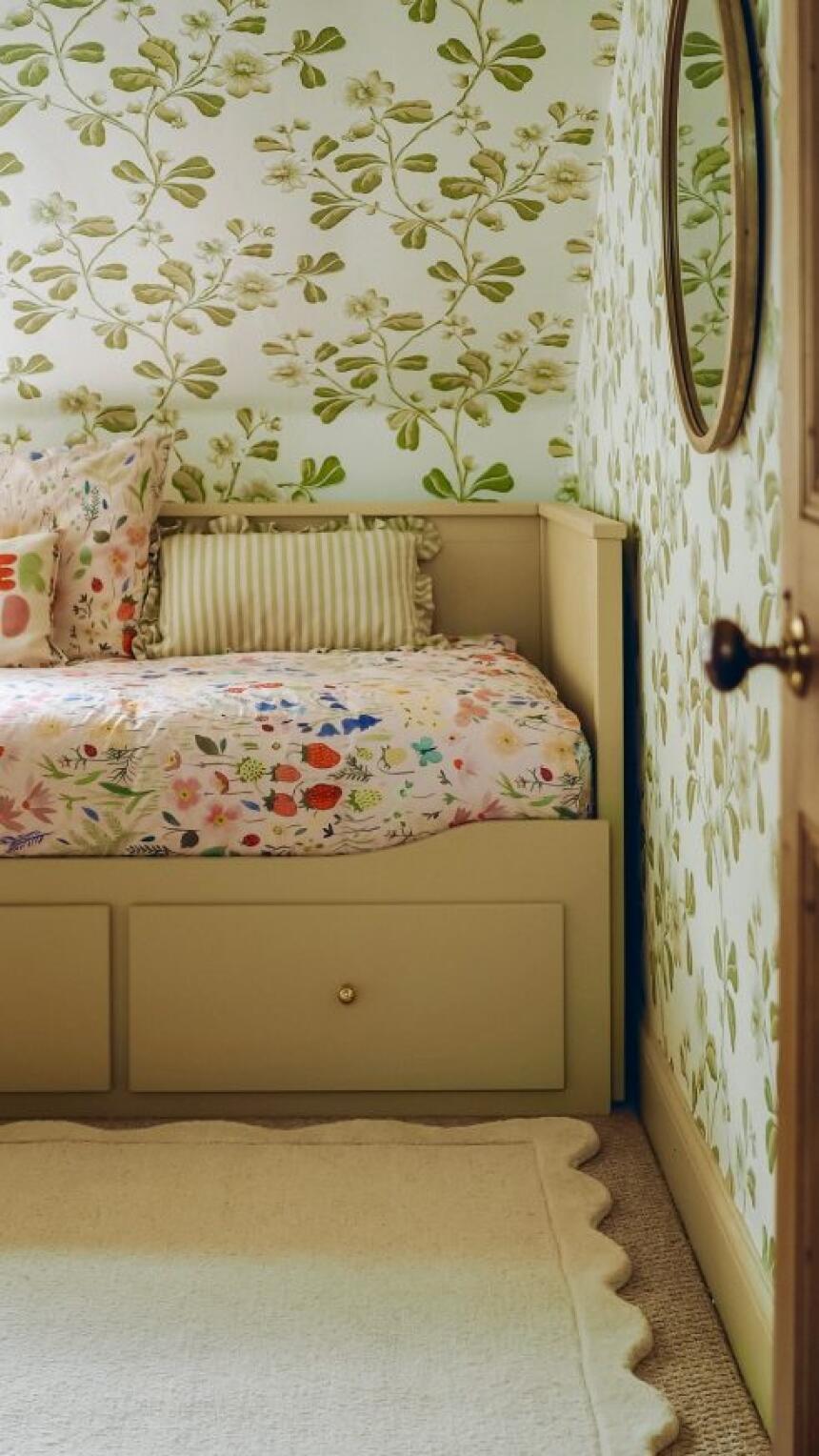 Voljeni IKEA model koji rješava probleme malih spavaćih izgleda bolje nego ikad u novoj boji