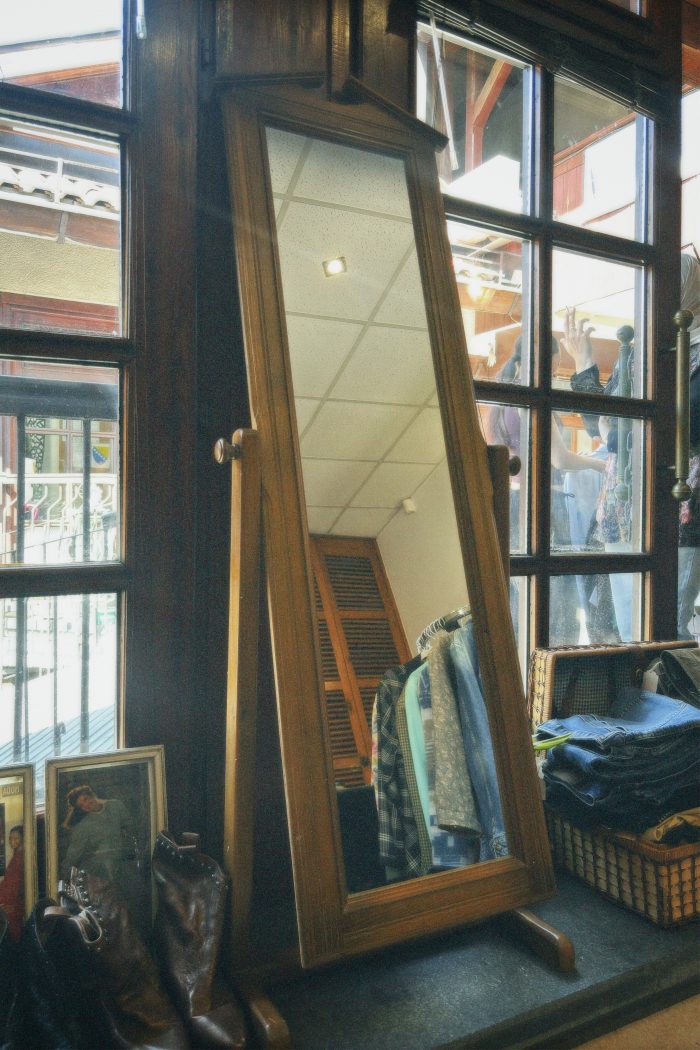 sarajevo_thrifted_treasures_second_hand_bonjour_ba_19
