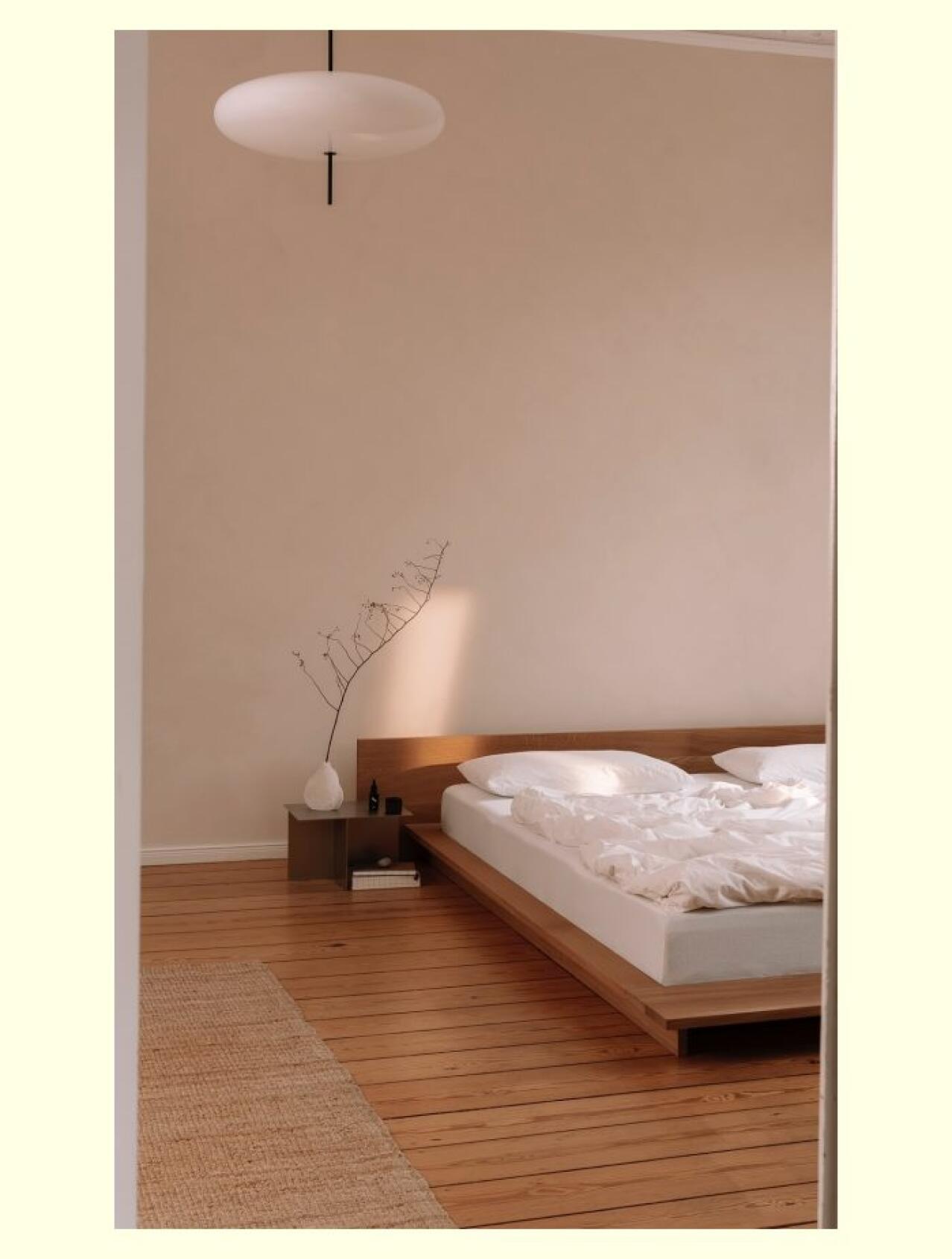 Ovi niski IKEA okviri su udobniji kompromis kada je toliko vruće da bismo najradije spavali na podu