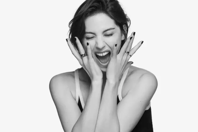 chanel-gracie-abrams-coco-mademoiselle-crush-absolu-