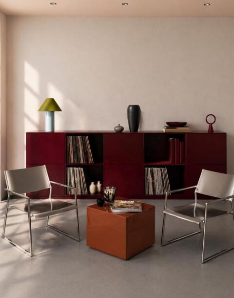 Poznata IKEA polica dobila je čokoladno bordo verziju zbog koje izgleda mnogo skuplje