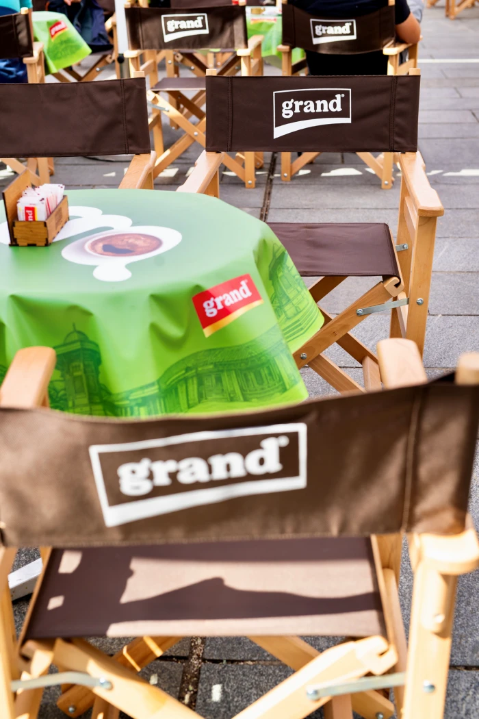 arija-divlje-pcele-festivalski-trg-grand-kafa-6-bonjour-ba
