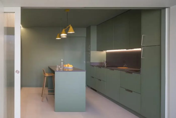 interijer-mali-stan-madrid-regal-casa-pop-bonjour-design-9