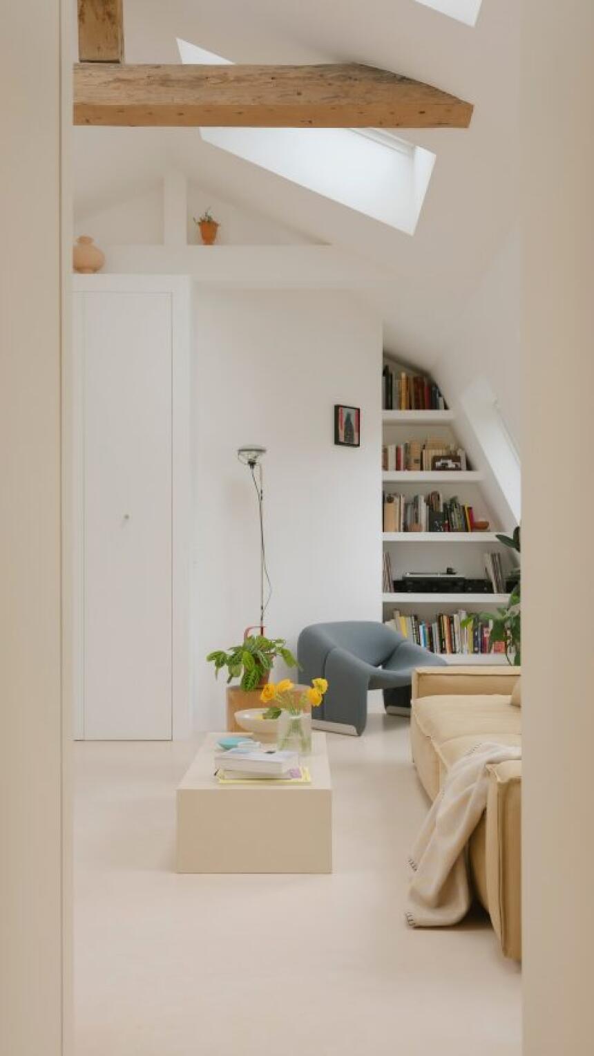 DESIGN.inspo | Pogledajte kako su arhitekti 10 malih prostorija spojili u jedno potkrovlje od 55 m²