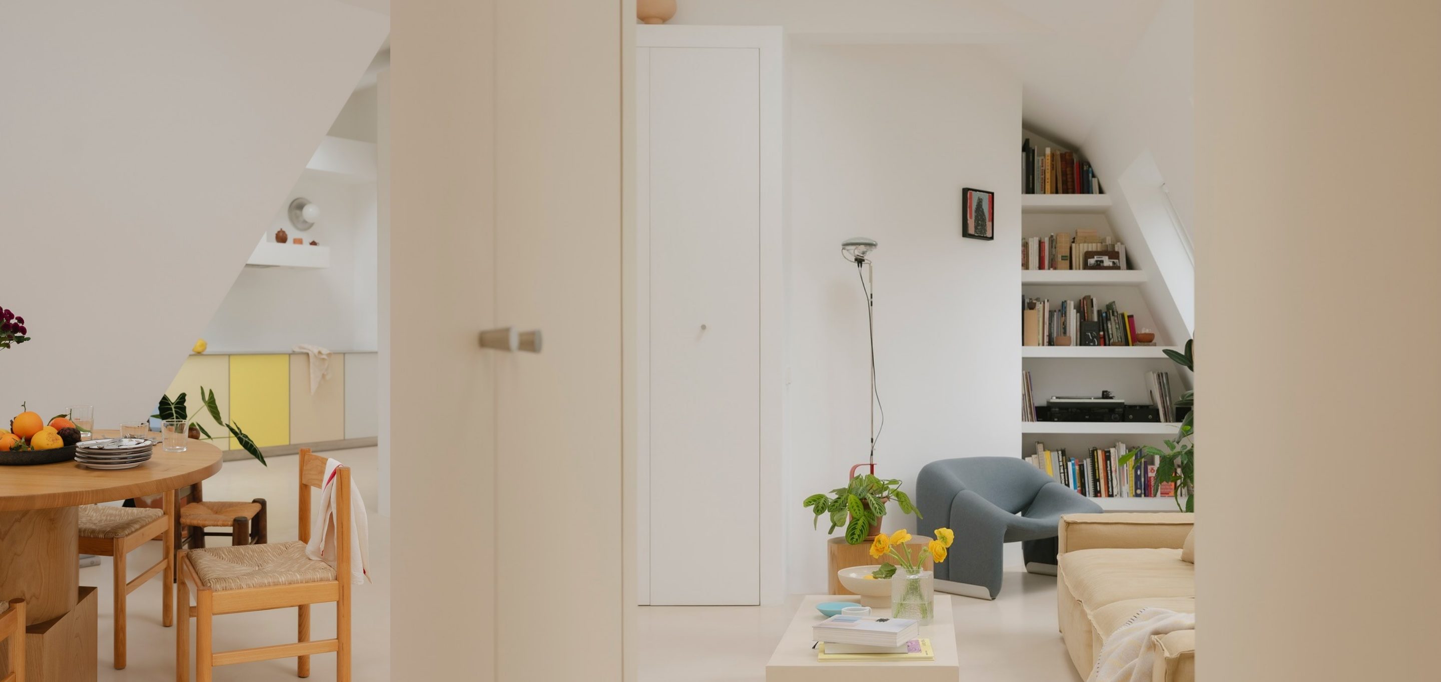 DESIGN.inspo | Pogledajte kako su arhitekti 10 malih prostorija spojili u jedno potkrovlje od 55 m²
