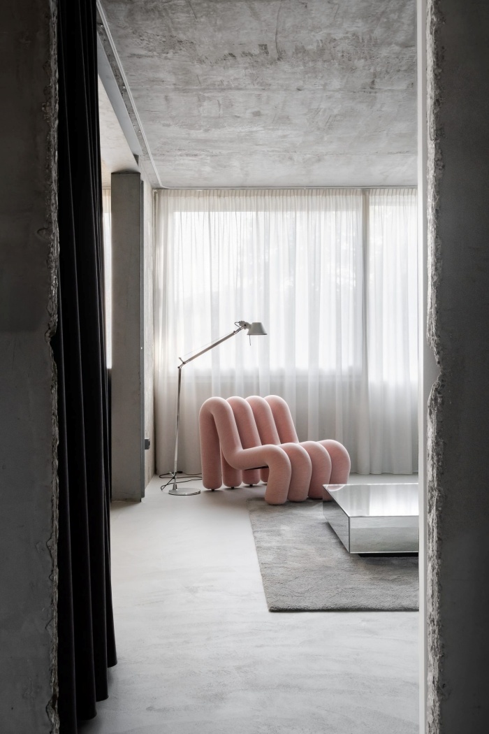 mali-stan-zagreb-zavjese-pregrade-simple-architecture-raw-apartment-brutalizam-bonjour-design-7