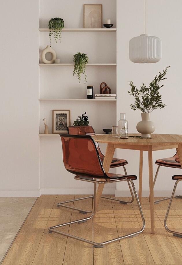 Zadnja prilika za kupnju IKEA trpezarijske stolice u boji jantara koja gotovo nestaje u prostoru