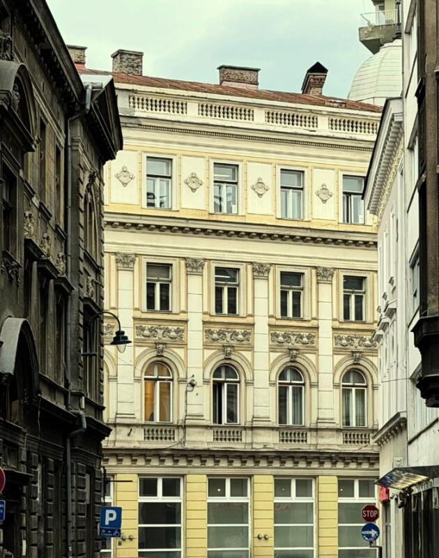 Kako turizam mijenja interijere Sarajeva? Airbnb više nije samo stan na dan. Ovo su 6 drugačijih.