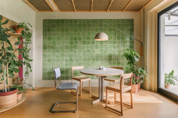stan-55-kvadrata-skriveni-krevet-garderober-ideje-bonjour-design-1-1