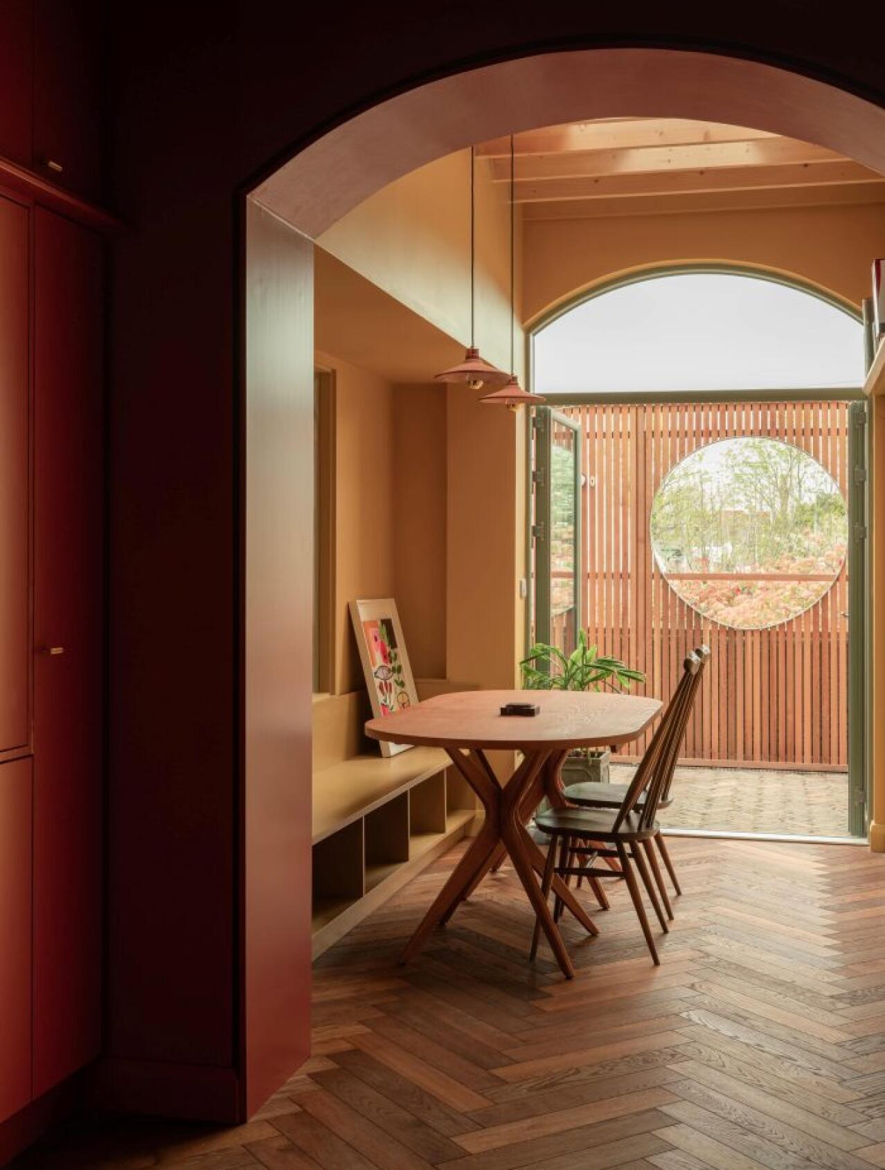 DESIGN.inspo | Kući su dodali samo 6 m², ali unutra izgleda potpuno drugačije. Pogledajte šta su promijenili.