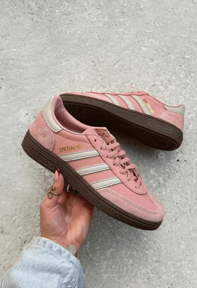 Adidas Handball Spezial su opet in – Retro, roza i našli smo gdje su na sniženju!