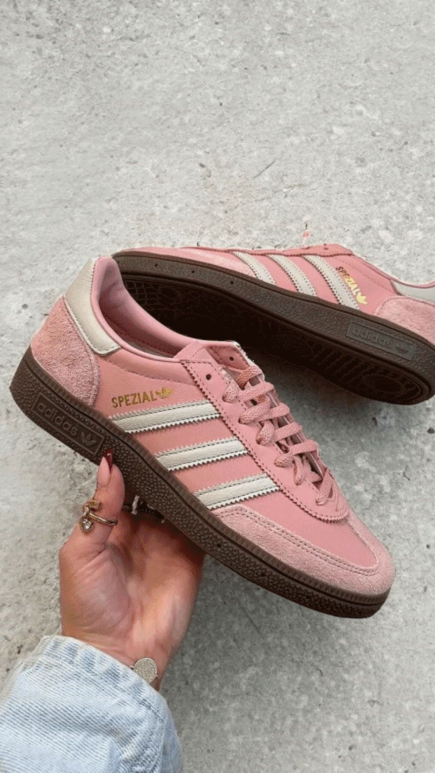 Adidas Handball Spezial su opet in – Retro, roza i našli smo gdje su na sniženju!