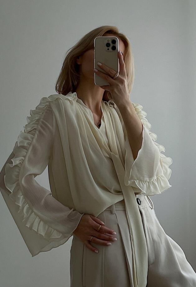 Elegantna, udobna i nosiva na 100 načina – ZARA bluza u 3 boje koje želimo odmah