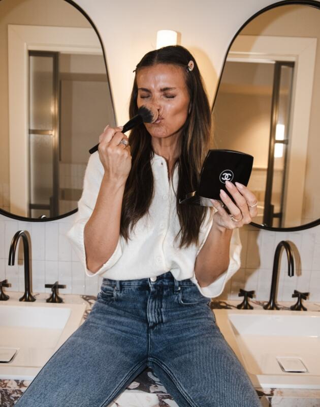 Glow mode on! Kako pravilno nanijeti highlighter?