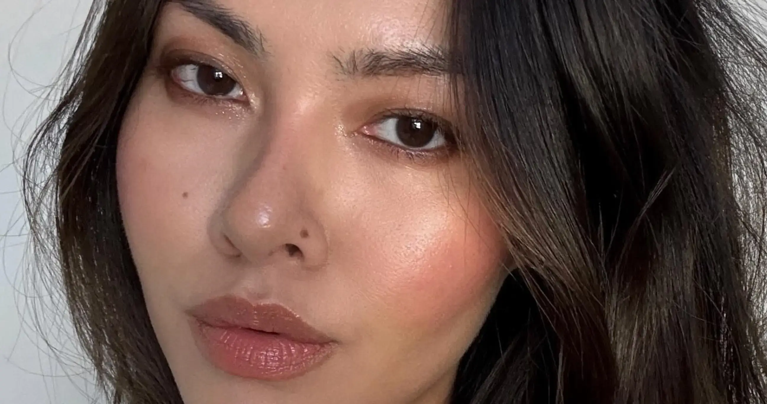 Glow mode on! Kako pravilno nanijeti highlighter?
