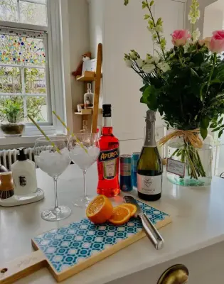 Aperol koji izgleda kao iz bara? Kućna verzija + video tutorijal za hit ljeto!