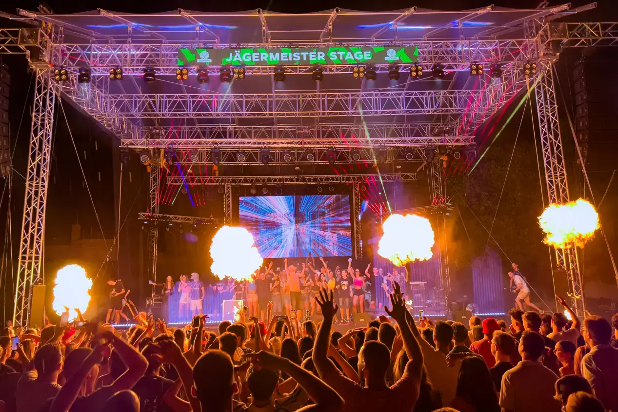 bonjour_ba20250704-085900-05mostar_summer_fest_slikee