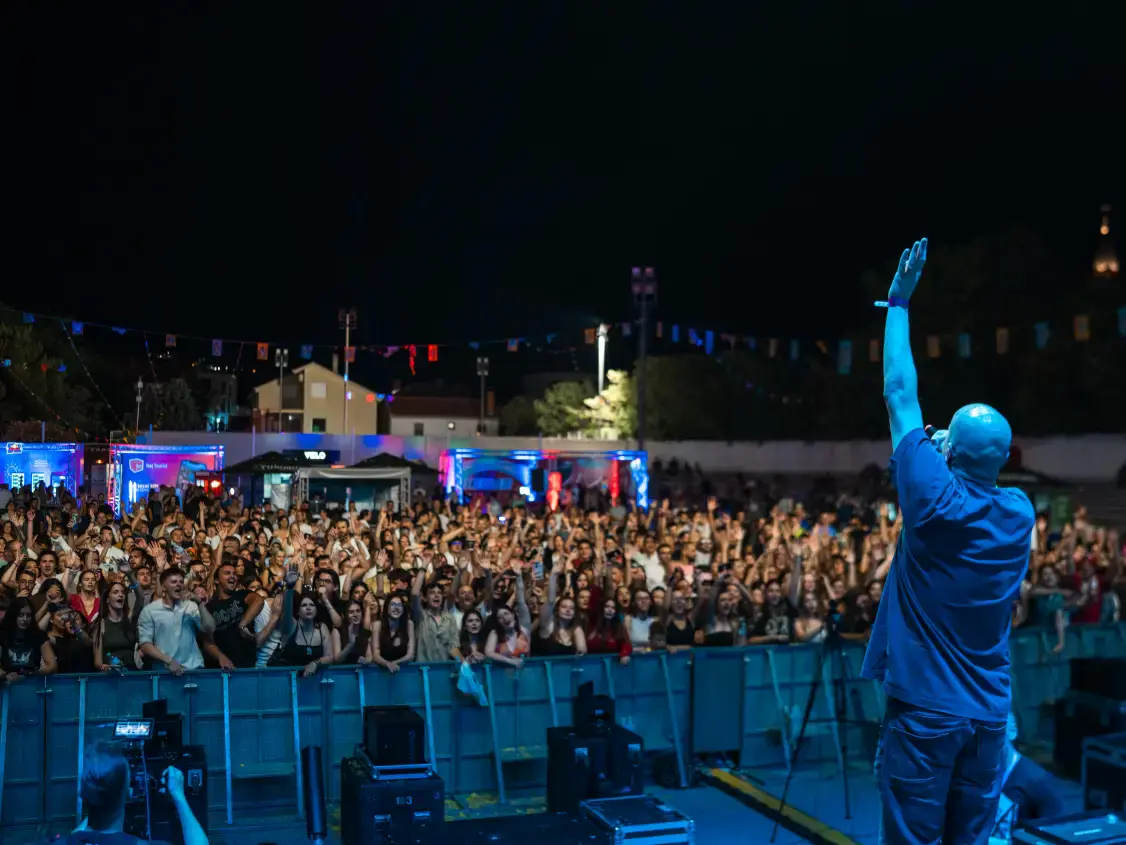 bonjour_ba20250704-085900-10mostar_summer_fest_slikee