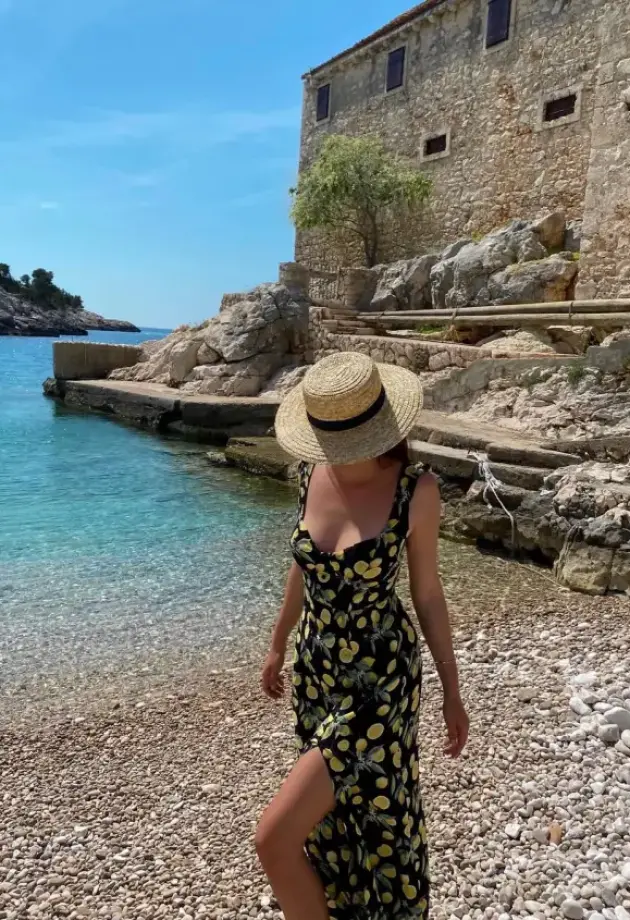 Mirna plaža, tirkizno more i beach bar zbog kojeg svi ljeti svraćaju na Hvar!