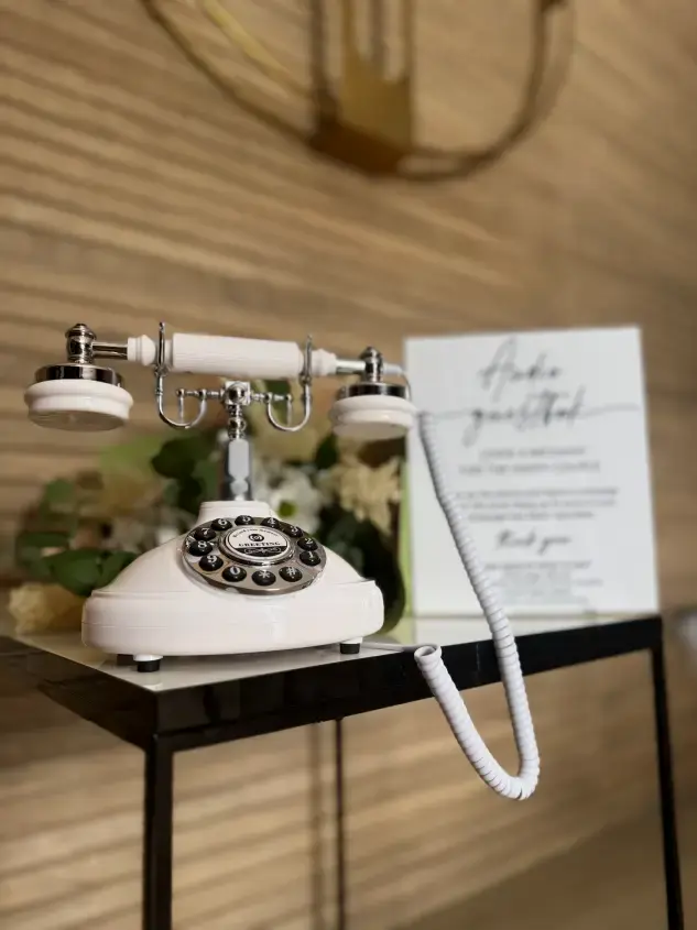 bonjour_ba20250626-130837retro_telefon