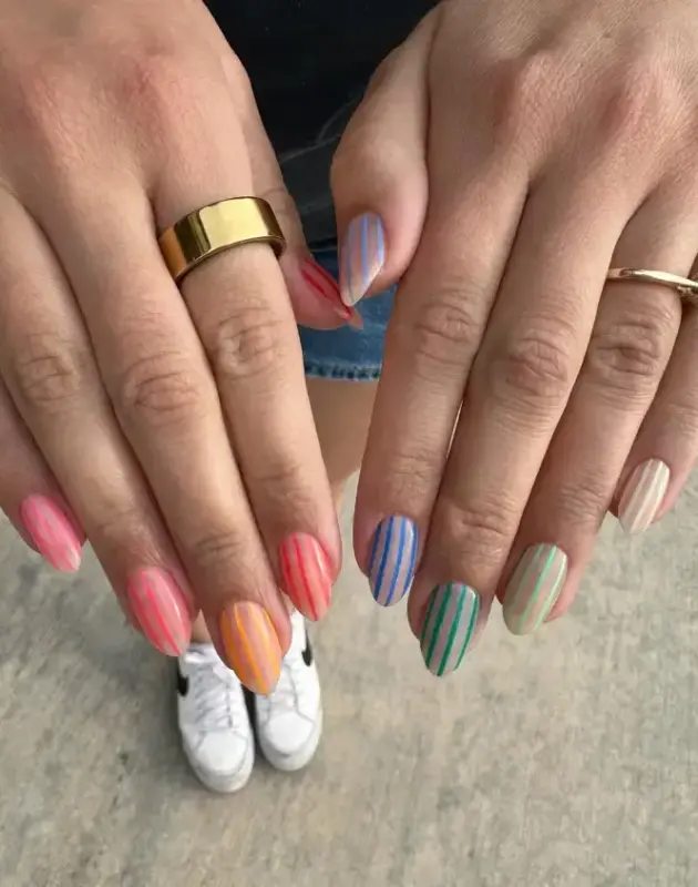 Tražiš ideju za manikir? Ovaj prugasti ljetni trend već je hit na Instagramu!