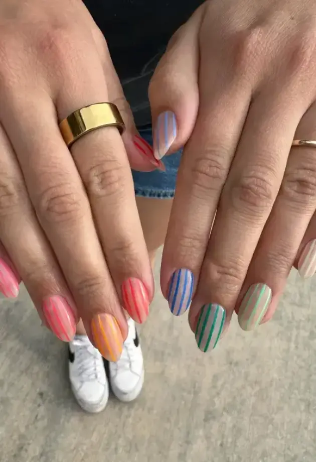 Tražiš ideju za manikir? Ovaj prugasti ljetni trend već je hit na Instagramu!