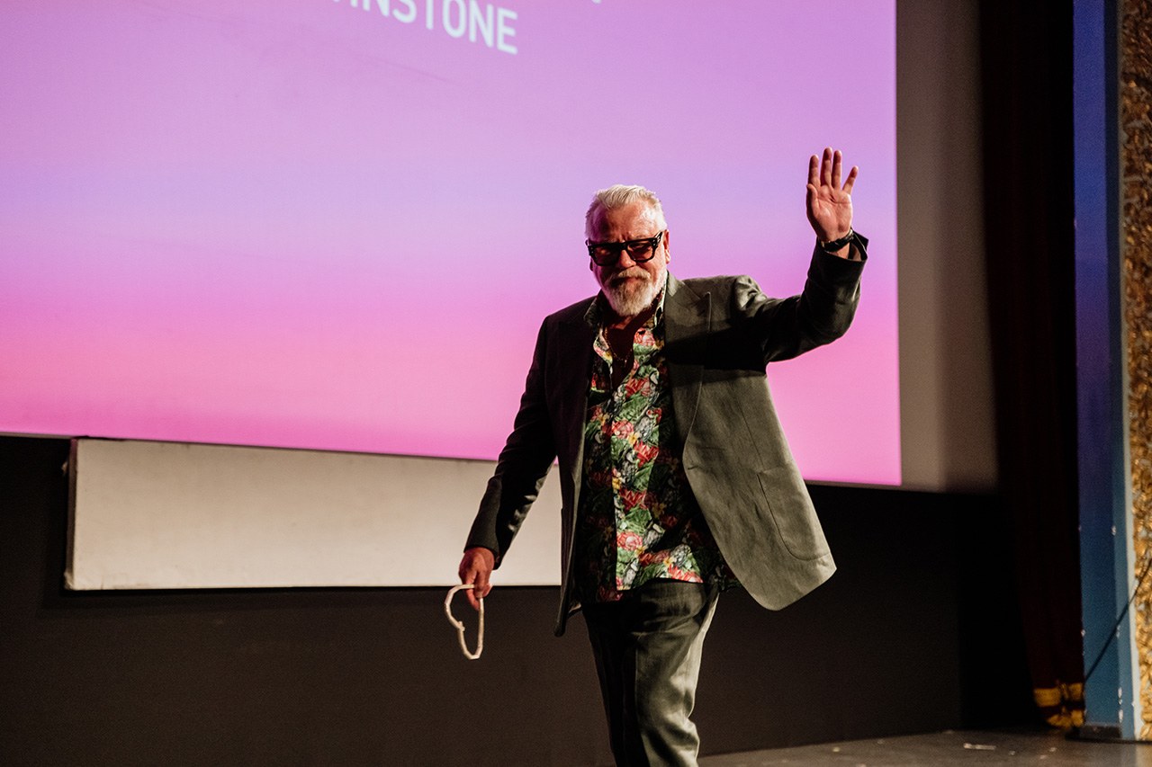 bonjour_ba02ray_winstone