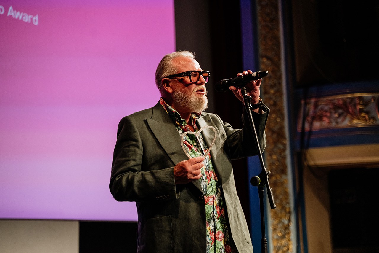 bonjour_ba05ray_winstone