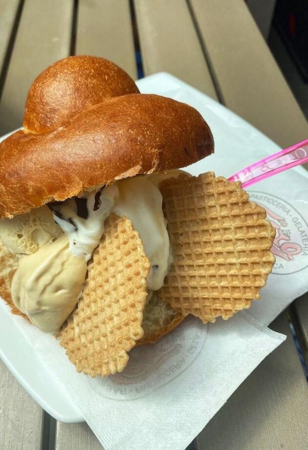 Pecivo i sladoled? Na Siciliji je to savršena ljetna kombinacija.