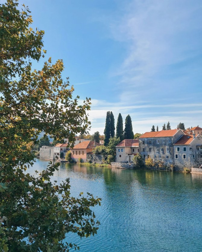 Trebinje: Grad sunca, vina i kamene ljepote na jugu Hercegovine
